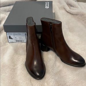 Ecco shape 35 block booties